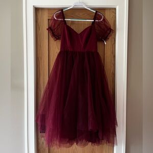 Lulu’s dark red midi dress